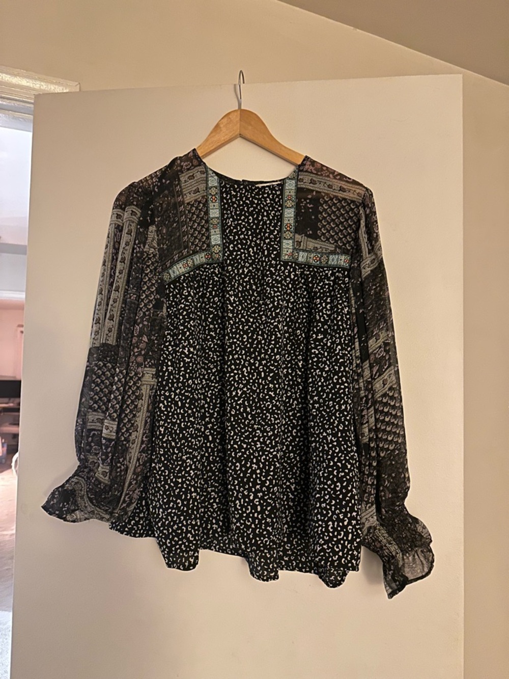 entro Black Printed Sheer-Sleeve Boho Blouse